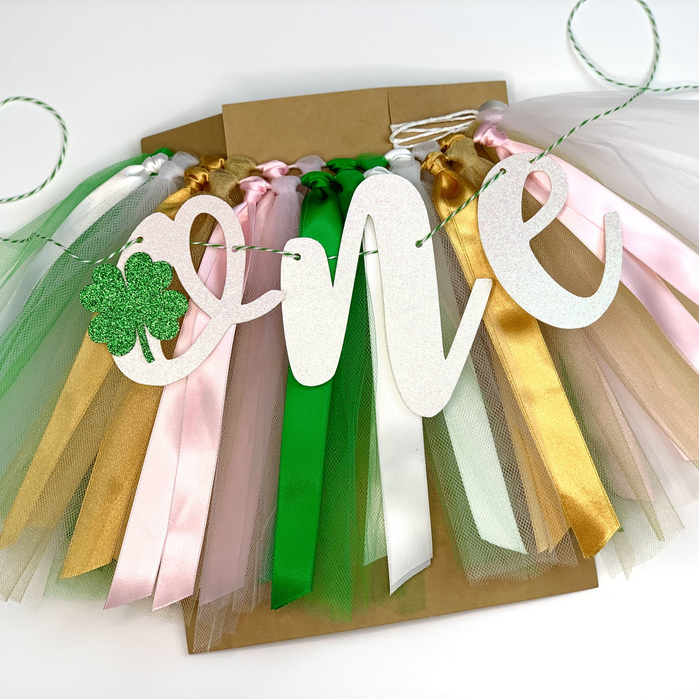 Lucky One St Patrick's Day First Birthday Theme. Green, White, Pink and Gold High Chair Tutu Skirt Banner GDPK